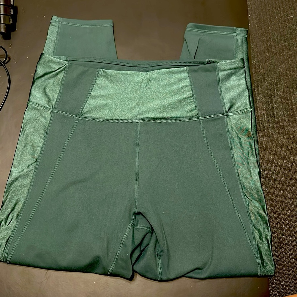 Fabletics Define PowerHold High-Waisted 7/8 Emerald Shine